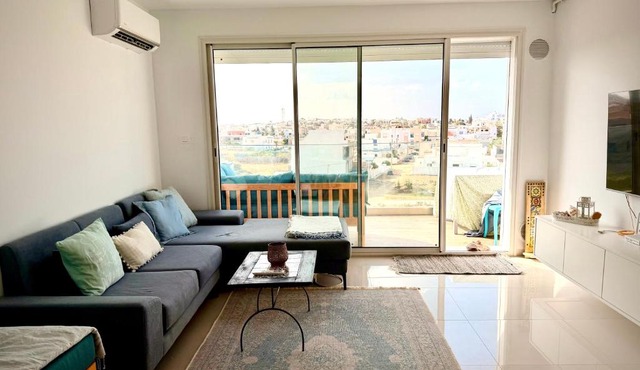 New appartment, 50m from beach with sea view and private parking