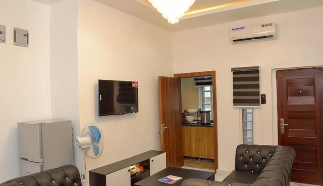 ONE BEDROOM APARTMENT