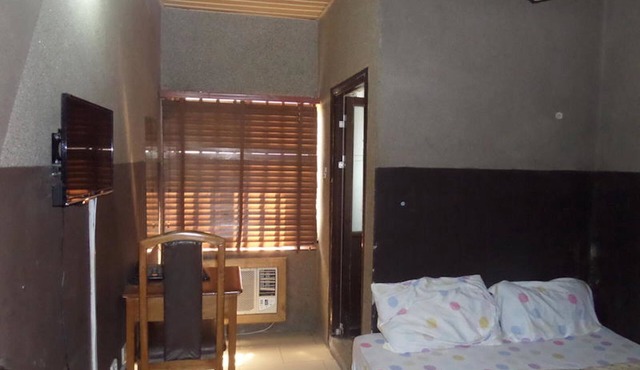 Peaceland Hotel Somulu in Lagos