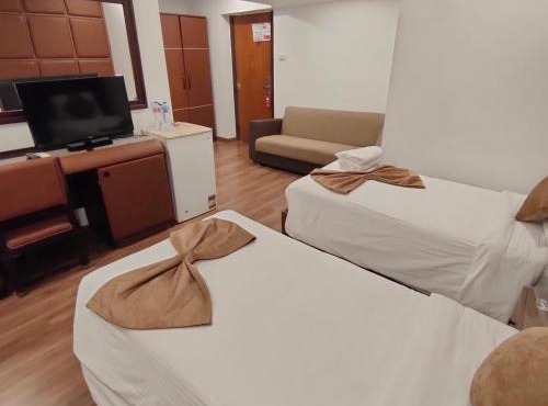 Pearl Hotel, Maadi