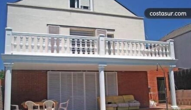 Rivas Villa with covered pool and large garden in Rivas-Vaciamadrid