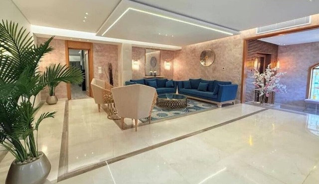 Royal Suite with Private Entrance & Family Garden