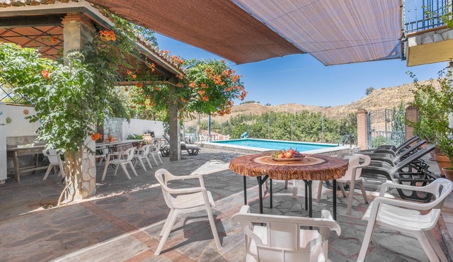 Rural House 'Roque' with Mountain Views, Wi-Fi, and Air Conditioning in Monachil