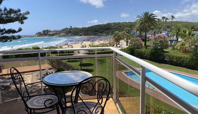 Seafront apartment with views - NOR guests in La Mora