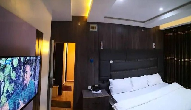 Side View Hotel in Ikom