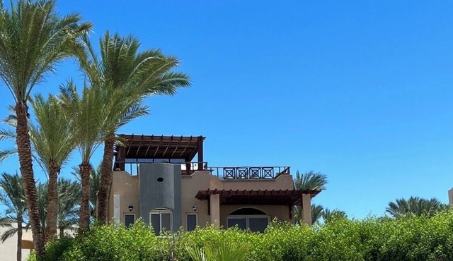 Spacious Resort Beach Villa with Private Pool Nabq