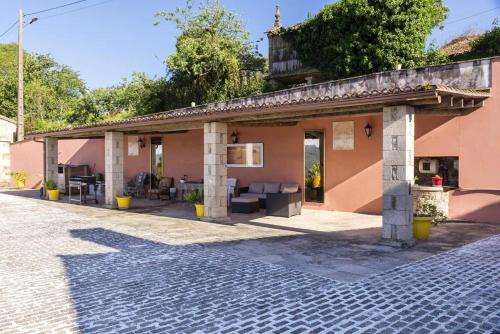 Spacious House with Mountain View in Carboeiro de Francia in Martije