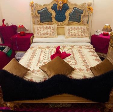 THrir square in downtown oLd cairo the capital city of the EGYPT King sweet and private bathroom and allows everything's u needed in downtown besaid auc University of Egypt STEL stELFALAki wonde location of th capil of Egy besa Greece cumps 14kilo airport