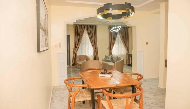 Tourmaline- Cozy 2-bedroom apartment in serene Lagos with AC