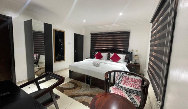 TRENDY INN LTD