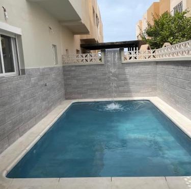 Villa avec piscine privée et pergola