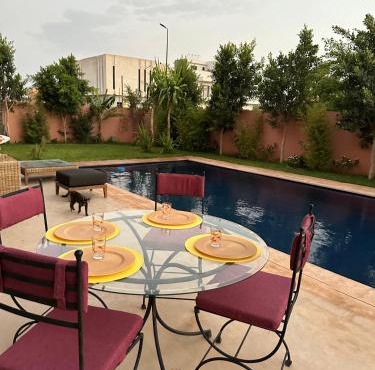 Villa avec pool privé avenue Mohamed 6 zone touristique Agdal