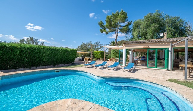 Villa 'Can Rito' with Mountain View, Wi-Fi and Air Conditioning in Illes Balears