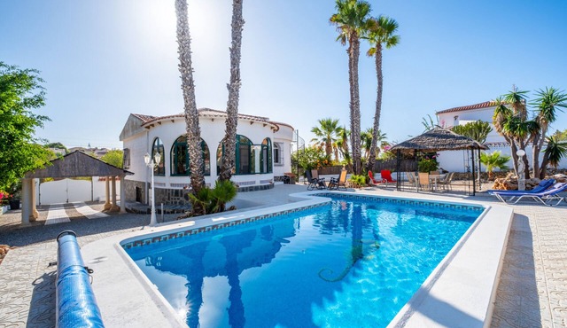 Villa 'Casa Nero' with Private Pool, Wi-Fi and Air Conditioning in San Fulgencio