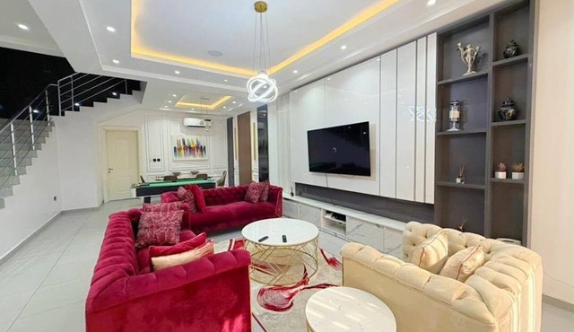 Waterfront 4 Bedroom Terrace duplex with top notch amenities. QQ