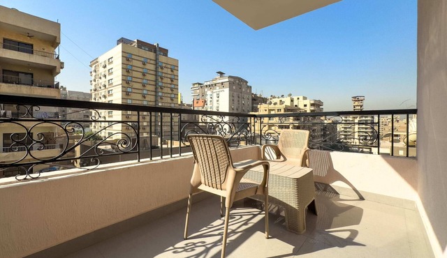 Xuru Stays I The Bold & Bright 3bdr Apt. 15 Min To Airport in Cairo