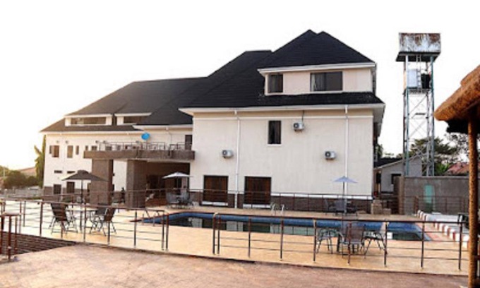Elu Hotel | 100 m² Hotel ∙ 3 bedrooms ∙ 12 guests