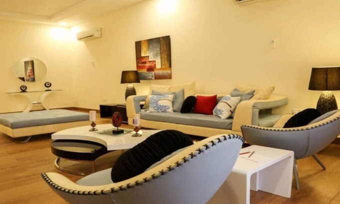 Lekki Phase 1 House | 1313 luxury&secure 3 bedroom apartments 24/7 electricity 3/4/10