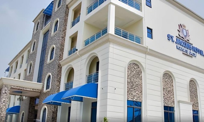Akure Hotel | 30 m² Hotel ∙ 4 guests