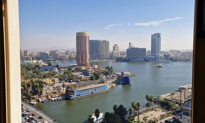 Al Duqqi Apartment | Central Apt with a Panoramic view over Cairo & Nile