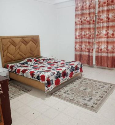 Ennasr Apartment | Charmant Appartement 2 chambres avec Internet et Vue Panoramique - au Cœur du Quartier Prestigieux d'Ennasr 2, Proche de Toutes Commodités - Service Navette