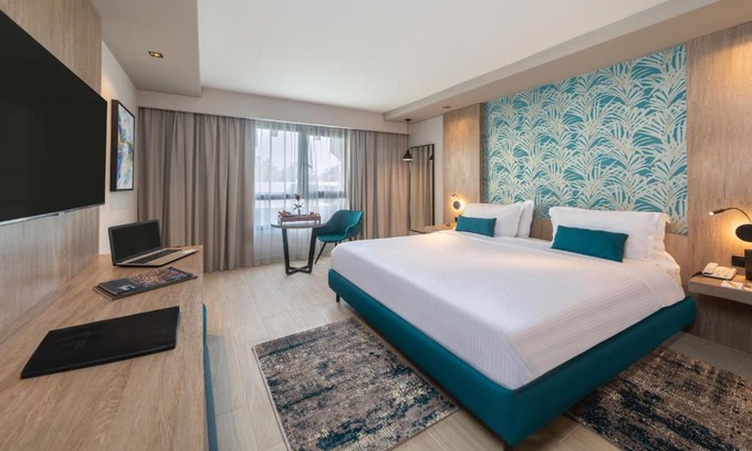 Tunis Hotel | Golden Tulip El Mechtel