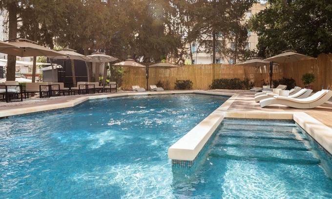 Tunis Hotel | Golden Tulip El Mechtel