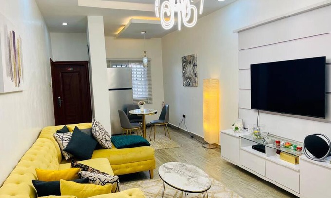 Abuja Apartment | Lovely 1bedroom apartment with free WiFi,Netflix. Crystal apartment