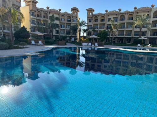 Sahl Hasheeh Apartment | Luxury Chalet in Alsaraya, Overlooking All of Sahl Hasheesh with Stunning Pool & Red Sea Views