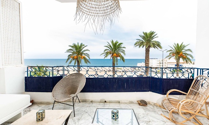 Carthage Apartment | La Vue est Belle: Apt de luxe avec vue sur mer