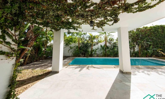 Les Berges Du Lac II Villa | Villa Cassel Villa Avec Piscine et vue sur le lac