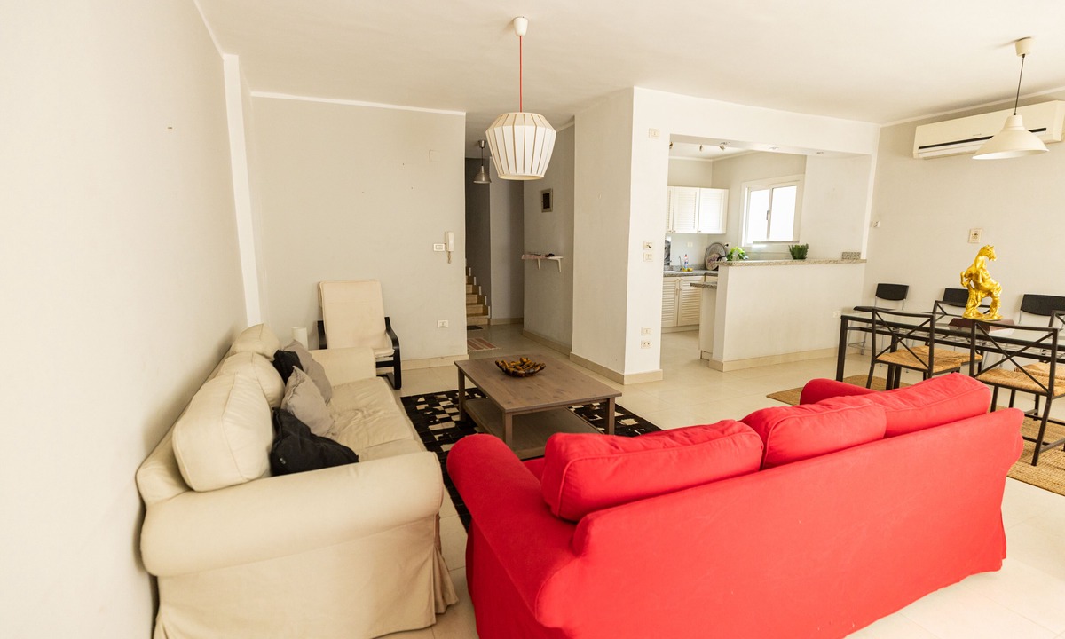 Taqseem Laselky Apartment | Lily Mint Retreat Inviting 3BR Apartment