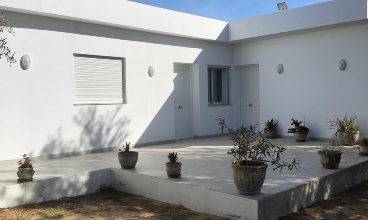 Sakiet Ezzit House | Quiet house with garden Pets welcome