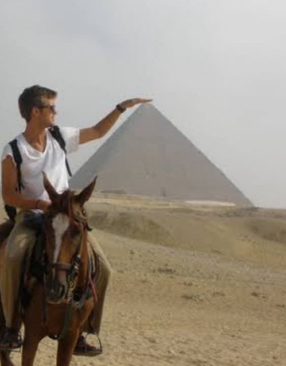 Photo of Human In Picture in Giza