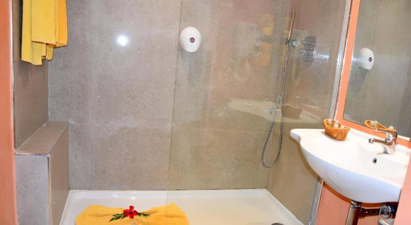 Photo of Bathroom in 1e Arrondissement Zarzis Ville