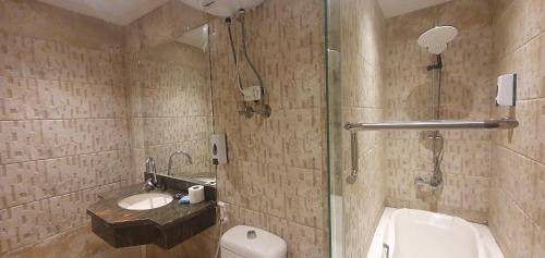 Photo of Bathroom in Garden City