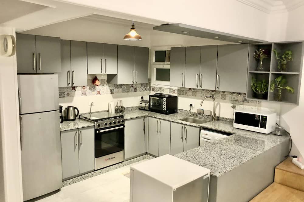 Photo of Kitchen in Sheikh Zayed City