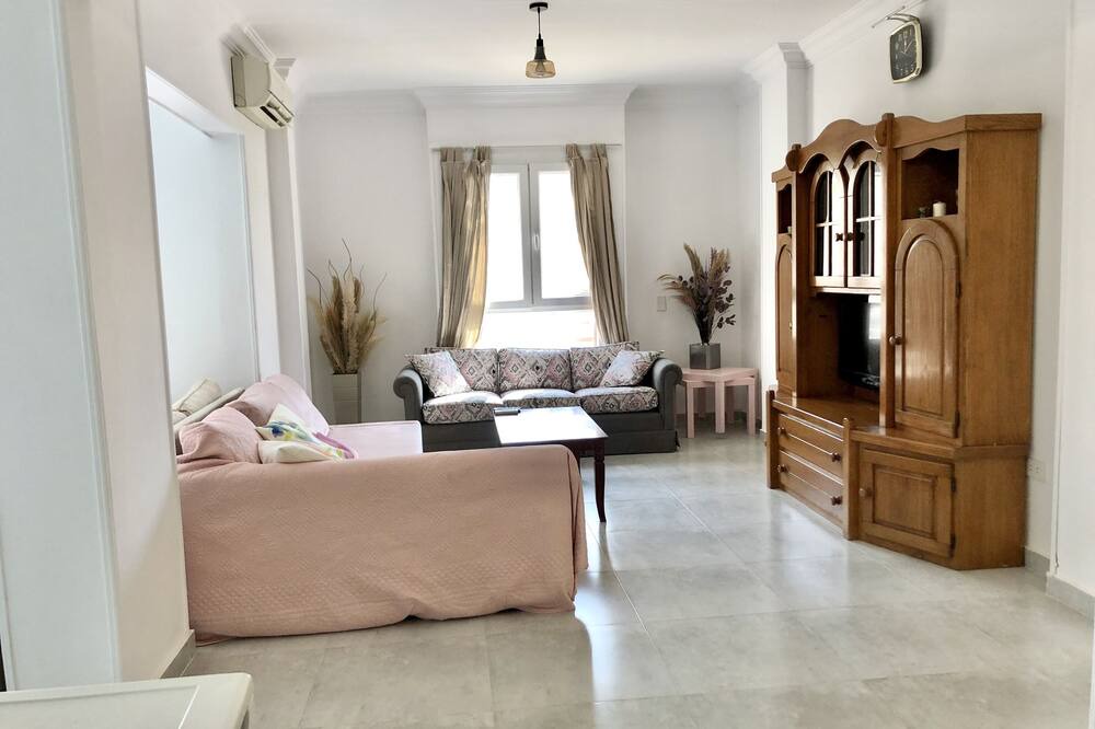 Photo of Livingroom in Sheikh Zayed City