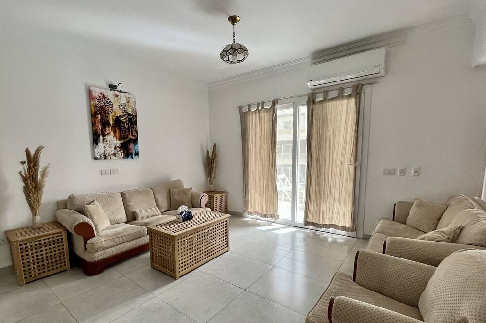 Photo of Livingroom in Sheikh Zayed City