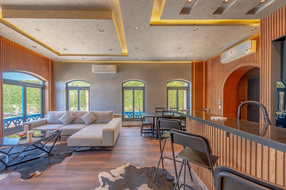Photo of Livingroom in Village Road