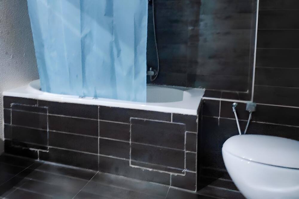 Photo of Bathroom in Les Berges Du Lac II