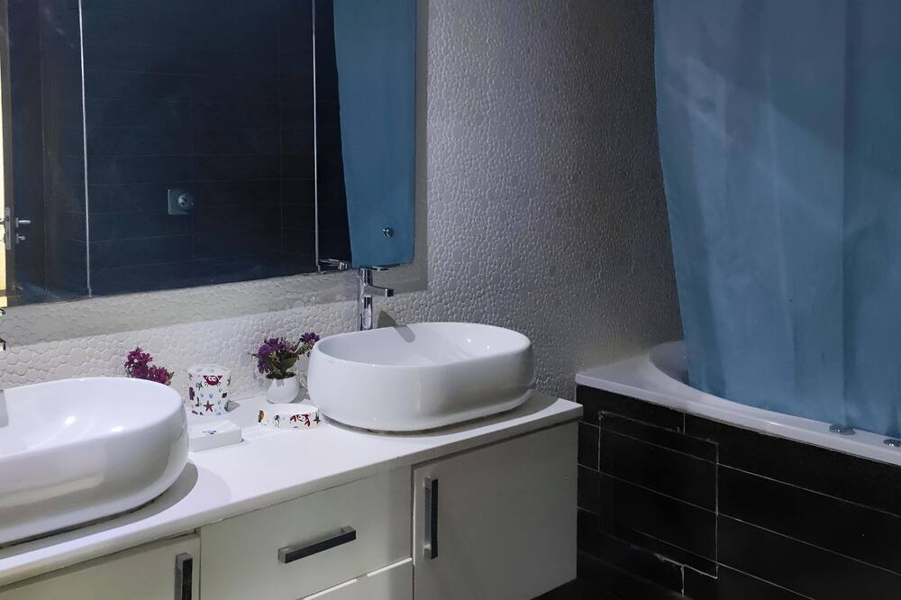 Photo of Bathroom in Les Berges Du Lac II