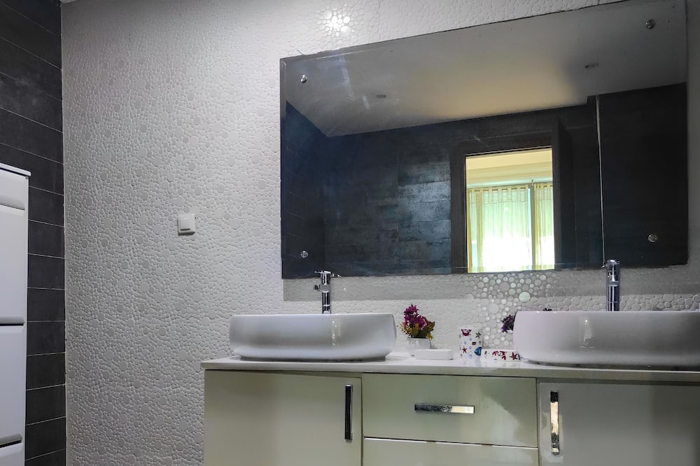 Photo of Bathroom in Les Berges Du Lac II