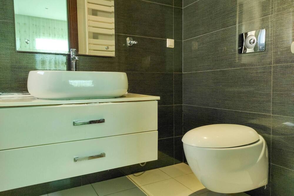 Photo of Bathroom in Les Berges Du Lac II