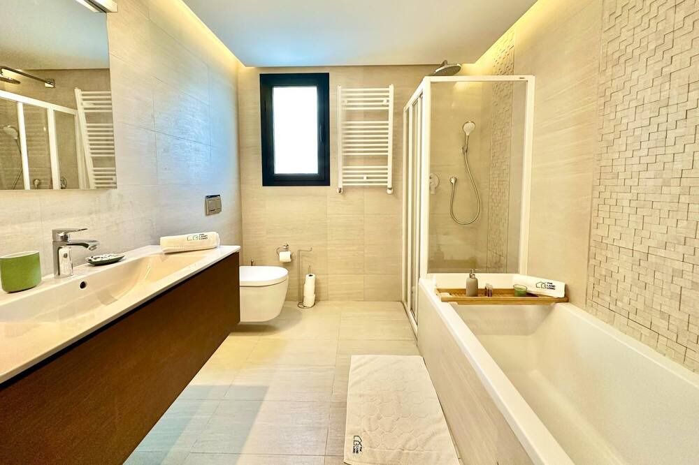 Photo of Bathroom in Jardins De Carthage