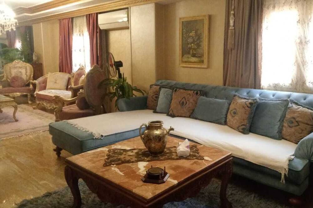 Photo of Livingroom in Pyramids Gardens