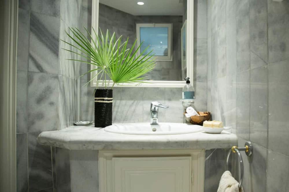 Photo of Bathroom in Carthage
