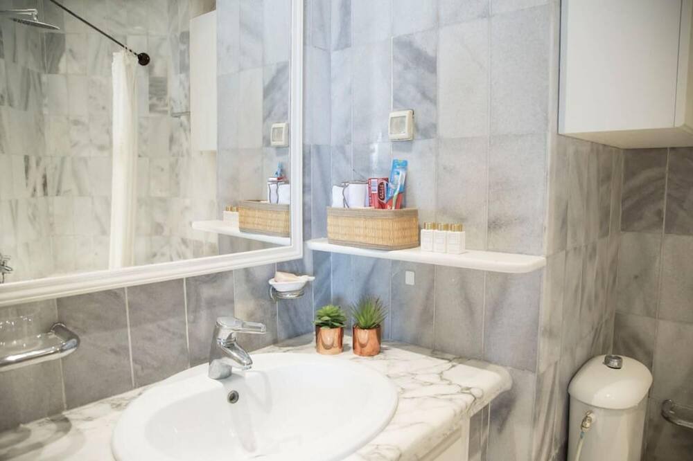 Photo of Bathroom in Carthage