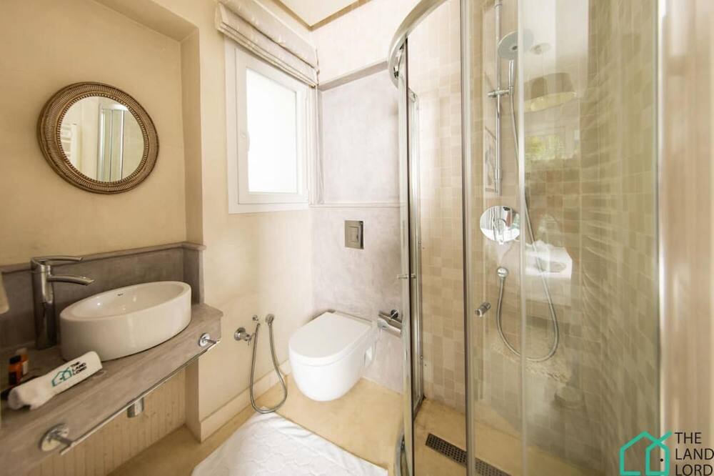 Photo of Bathroom in Les Berges Du Lac II