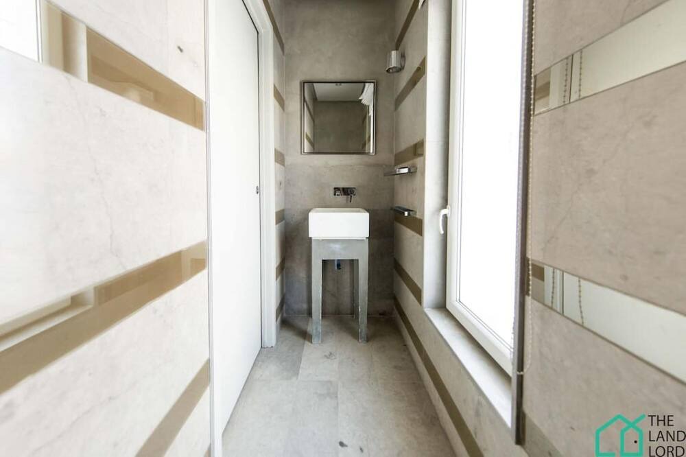 Photo of Bathroom in Les Berges Du Lac II